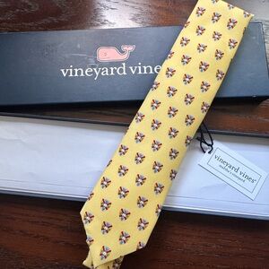 NWT Vineyard Vines Hampden Sydney College Yellow Tie with Shield